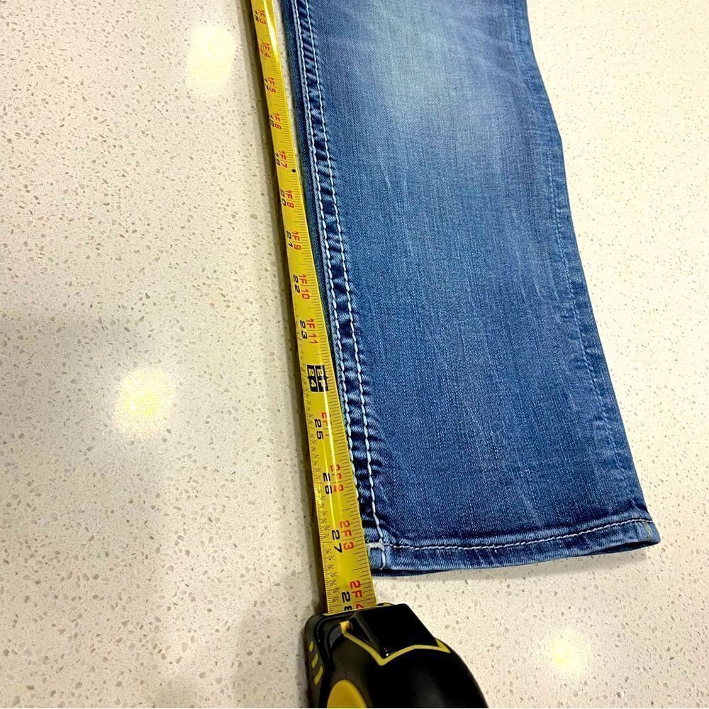 Rock Revival Low Rise Easy Crop Jeans 27x27.5 Distressed Stretch EUC - Picture 6 of 12